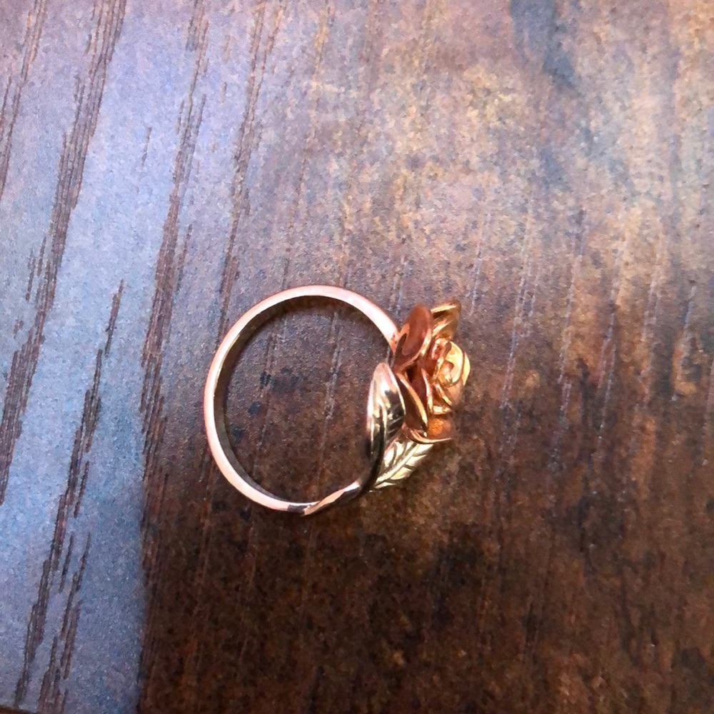Rose ring - Picture 2 of 2